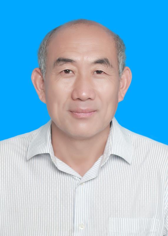 季玉國-證件照（藍底）.jpg